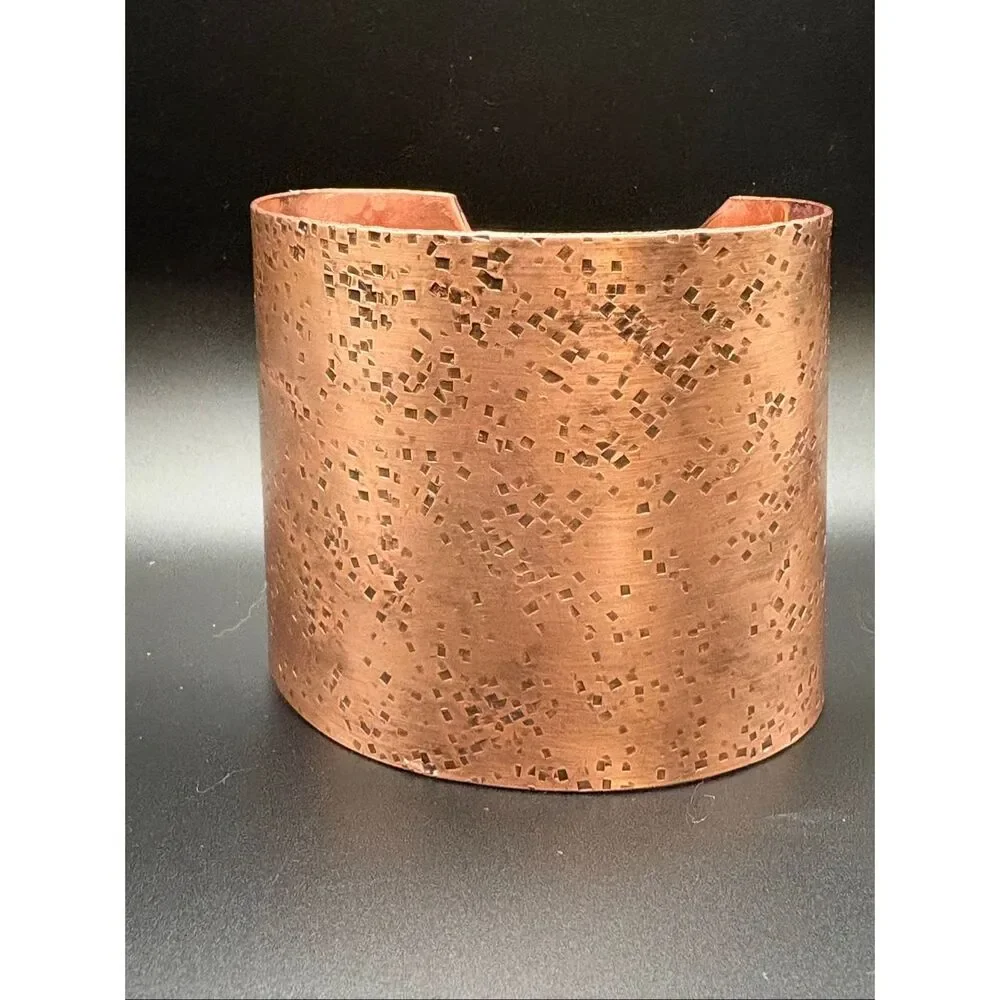 Wide Copper cuff, hand hammered, New, Handmade, 3" Wide, unisex - Picture 4 of 10